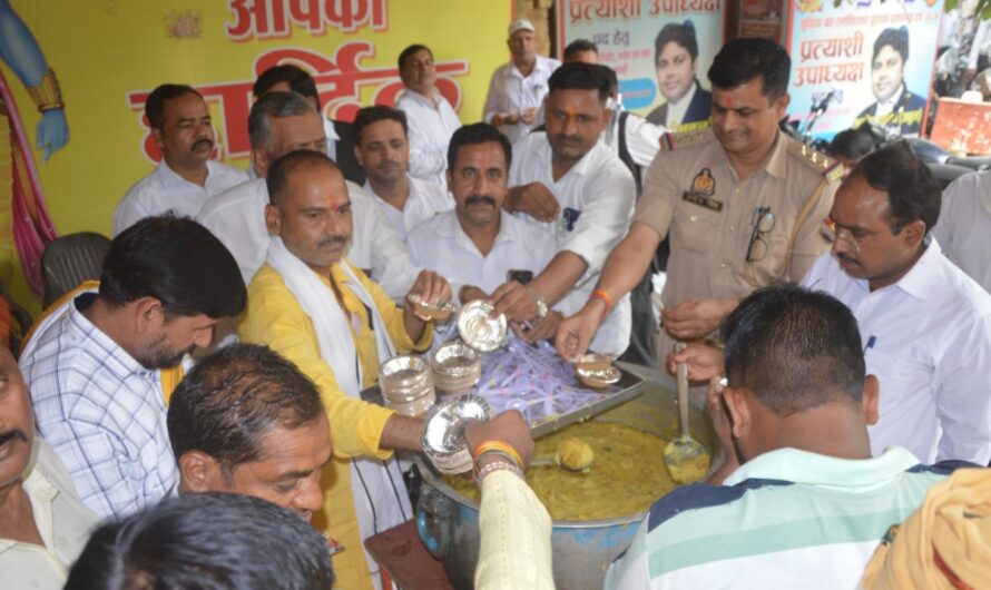 संकट मोचन धाम पर सुंदरकांड और प्रसाद वितरण का हुआ कार्यक्रम