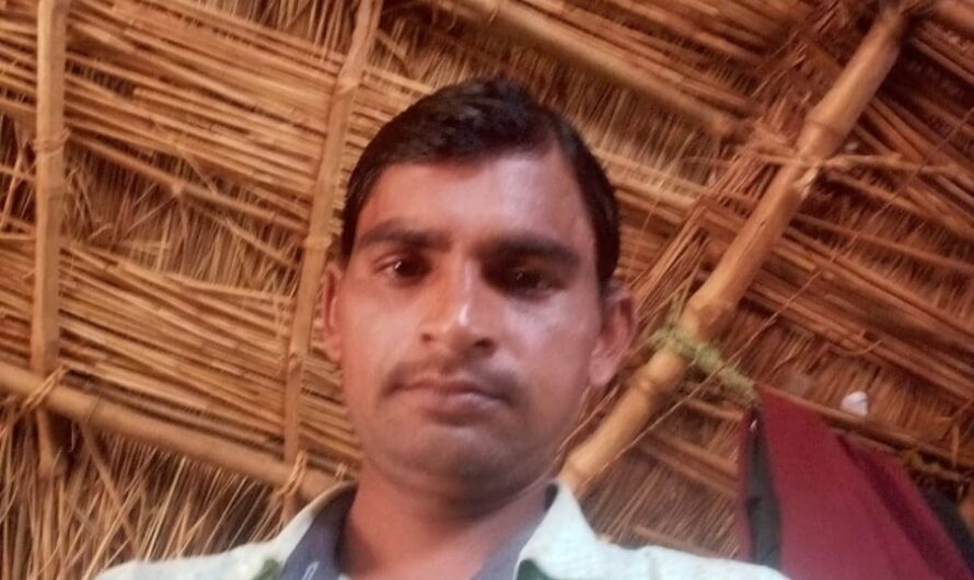 नाविक की नाव चलाते चलाते समय गंगा में डूबने से हुई मौत —   