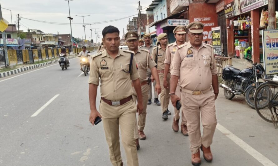 कानून व्यवस्था के दृष्टिगत क्षेत्राधिकारी नगर श्री शिवनारायण वैस द्वारा थाना कोहंडौर क्षेत्र में